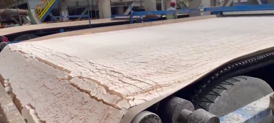 Au total, 14 filtres à vide à bande ont été mis en service avec succès au Laos.