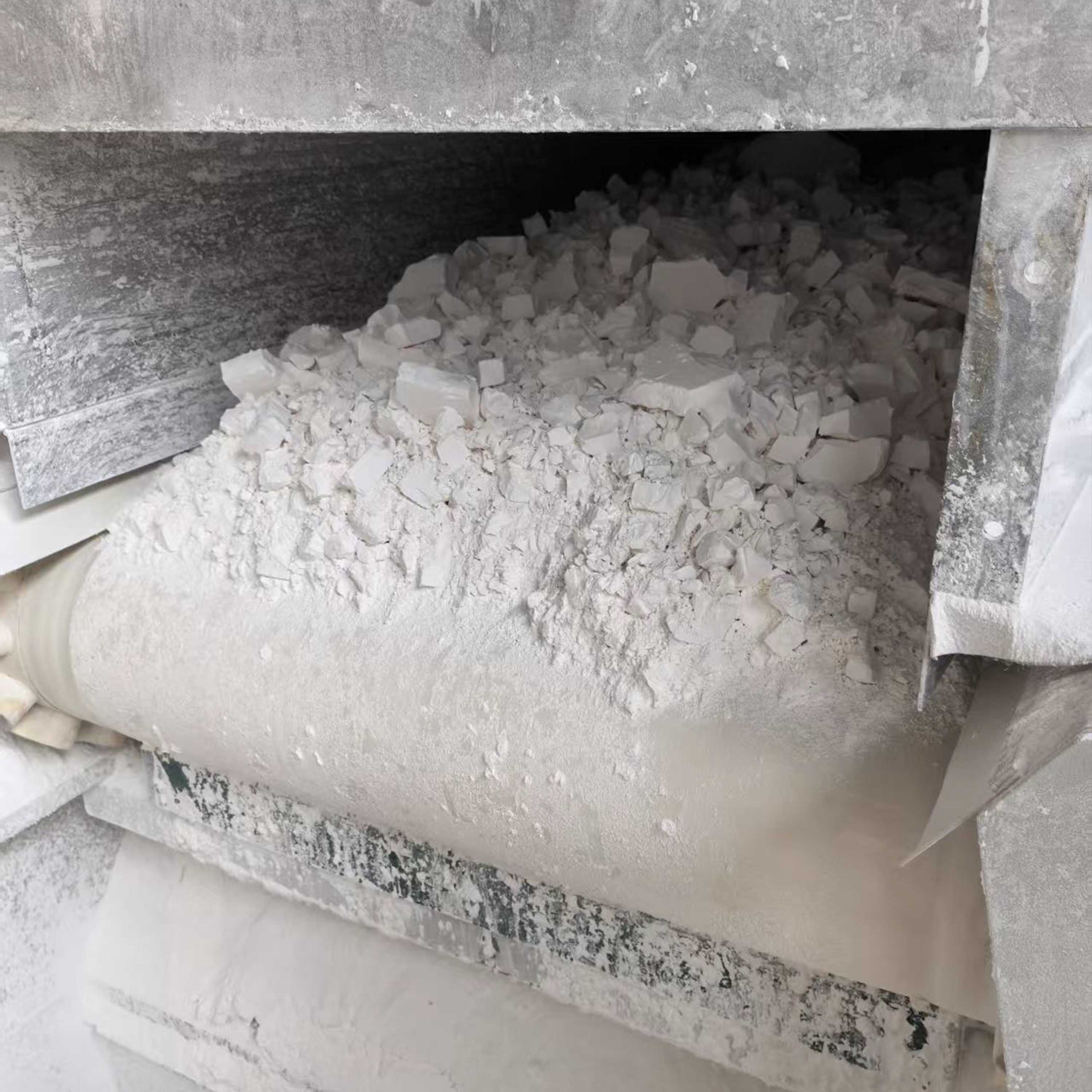 Presse du filtre vertical avec des morceaux de kaolin